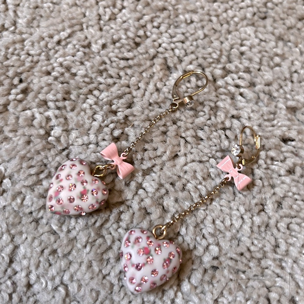 Betsey Johnson Tea Party Heart With Roses And Bling Mismatched Earrings